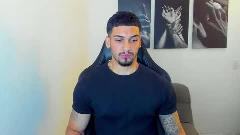 king_of_kings__ online show from October 3, 10:37 pm