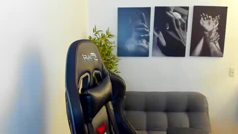 king_of_kings__ online show from February 18, 3:53 am