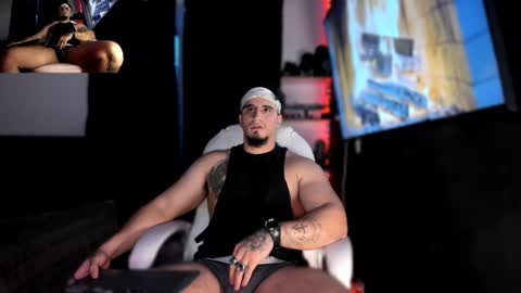 King Bear online show from December 5, 5:18 pm