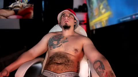 King Bear online show from December 8, 3:32 am