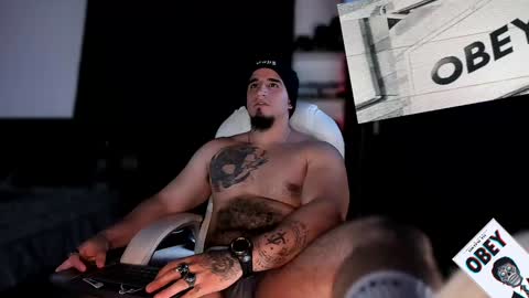 King Bear online show from February 5, 1:04 am