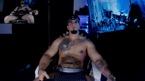 King Bear online show from December 8, 7:11 pm