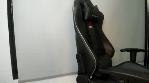 kingg_jay online show from June 11, 11:41 am
