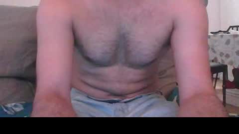 kingindisguise69 online show from December 14, 2:46 pm