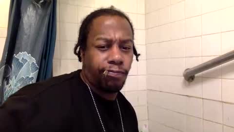 Snapshot of kinglibra420 chatting on October 26, 12:40 pm loyal fuck online show from October 26, 12:40 pm