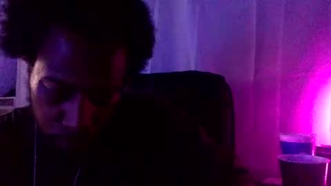 Snapshot of kinglibra420 chatting on December 8, 1:13 am loyal fuck online show from December 8, 1:13 am