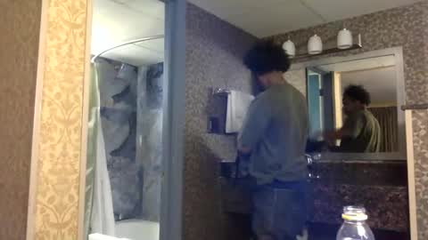 Snapshot of kinglibra420 chatting on February 10, 8:31 am loyal fuck online show from February 10, 8:31 am