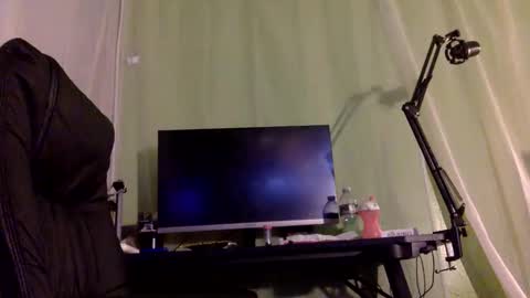 Snapshot of kinglibra420 chatting on December 16, 1:31 am loyal fuck online show from December 16, 1:31 am