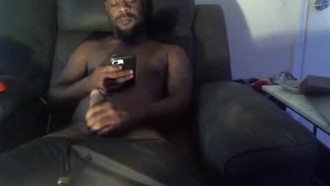 Snapshot of kingofkingz74 chatting on October 27, 1:24 pm kingofkingz74 online show from October 27, 1:24 pm