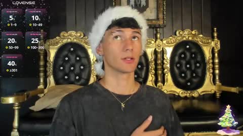 Snapshot of kingparker1 chatting on December 27, 4:58 am  A L E X  online show from December 27, 4:58 am