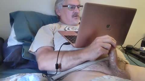 kingtongue10 online show from June 1, 7:58 pm