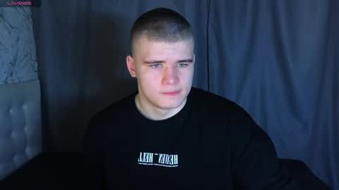 Snapshot of kittenmur chatting on December 11, 8:05 am Vlad online show from December 11, 8:05 am