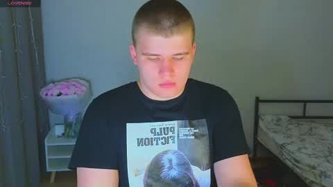 Snapshot of kittenmur chatting on October 20, 8:24 pm Vlad online show from October 20, 8:24 pm