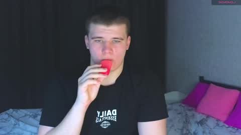 Snapshot of kittenmur chatting on March 8, 3:33 pm Vlad online show from March 8, 3:33 pm