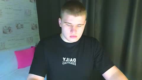 Snapshot of kittenmur chatting on September 8, 8:52 pm Vlad online show from September 8, 8:52 pm