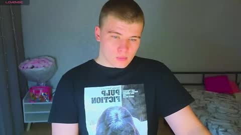 Snapshot of kittenmur chatting on October 19, 8:23 pm Vlad online show from October 19, 8:23 pm