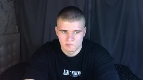 Snapshot of kittenmur chatting on December 31, 12:15 pm Vlad online show from December 31, 12:15 pm