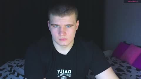 Snapshot of kittenmur chatting on February 25, 1:17 pm Vlad online show from February 25, 1:17 pm