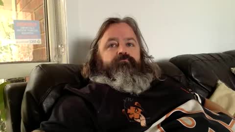 Kiwiabroad online show from December 22, 1:25 am