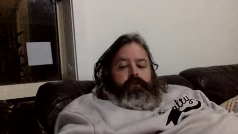 Kiwiabroad online show from October 25, 1:35 pm