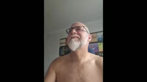 Snapshot of kiwigramps chatting on October 8, 7:29 pm KiwiGramps online show from October 8, 7:29 pm