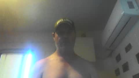 kiwiguy19773 online show from January 12, 12:47 am