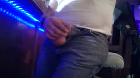 MrKleeen online show from February 3, 3:17 pm