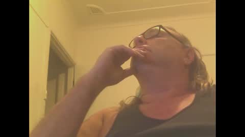 knobout online show from December 17, 10:55 am