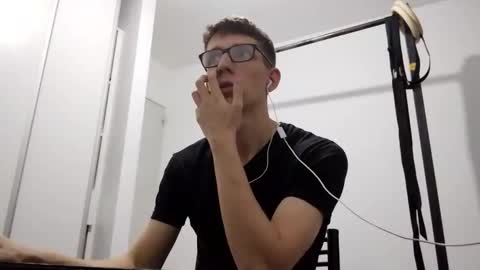 Facu online show from December 16, 4:19 am