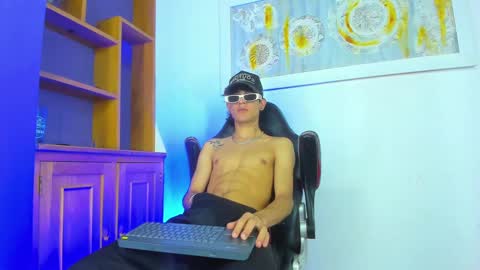 justym online show from December 24, 5:38 am