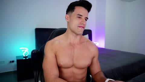 Snapshot of krops_ chatting on February 22, 11:24 am KROPS online show from February 22, 11:24 am