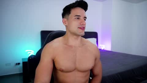 Snapshot of krops_ chatting on February 26, 5:09 am KROPS online show from February 26, 5:09 am