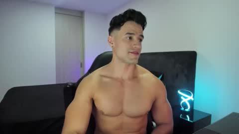 Snapshot of krops_ chatting on October 10, 7:13 am KROPS online show from October 10, 7:13 am