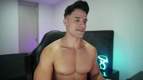 Snapshot of krops_ chatting on October 1, 3:10 am KROPS online show from October 1, 3:10 am