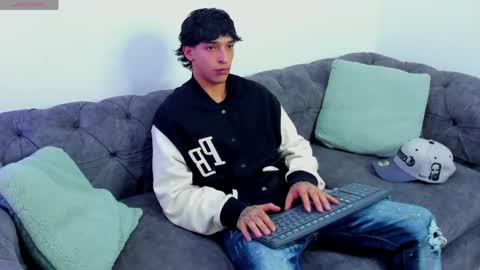 Kroy Wave  Muscle Tattoos Latino online show from June 3, 3:52 am