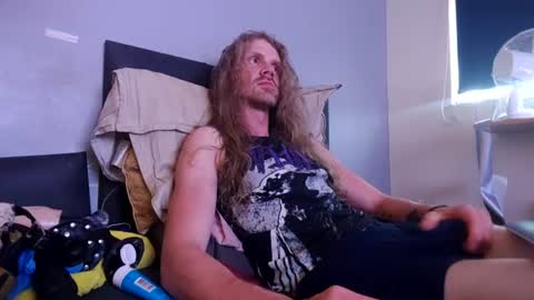 Krullz online show from June 16, 10:45 pm