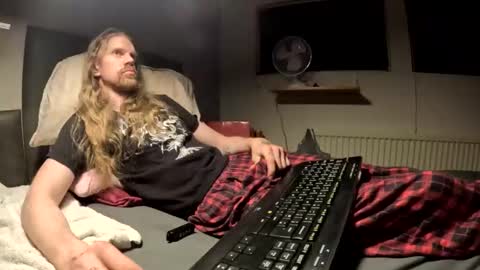 Krullz online show from January 15, 12:25 am