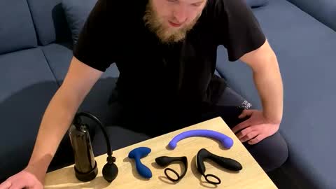 Tony online show from February 25, 9:27 pm