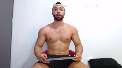 Snapshot of kyle_collinz chatting on January 24, 6:35 pm Kyle collinz online show from January 24, 6:35 pm