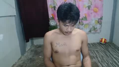 kyle_lourence online show from June 5, 2:38 am