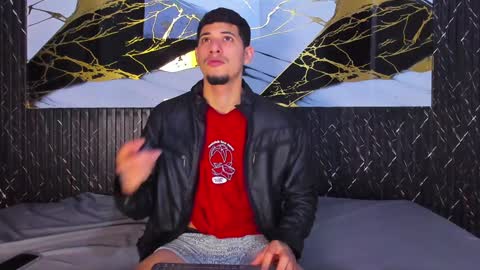 Snapshot of kyle_smithx chatting on December 23, 10:01 pm kyle Smith online show from December 23, 10:01 pm