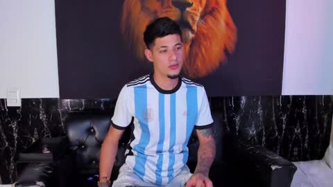 Snapshot of kyle_smithx chatting on February 5, 10:22 pm kyle Smith online show from February 5, 10:22 pm