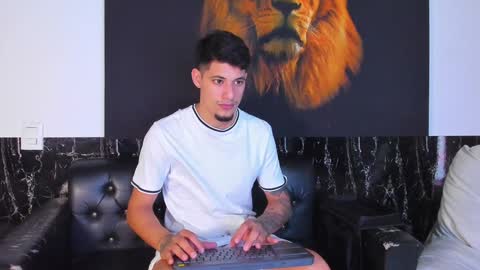 Snapshot of kyle_smithx chatting on January 16, 10:44 pm kyle Smith online show from January 16, 10:44 pm