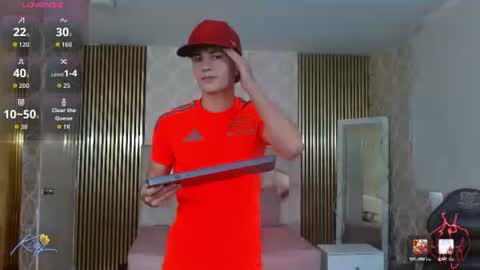 kyler_tay online show from June 18, 11:48 am