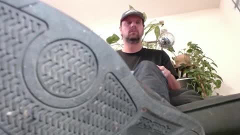 Snapshot of laidback_and_chill chatting on January 1, 11:51 pm Rick online show from January 1, 11:51 pm