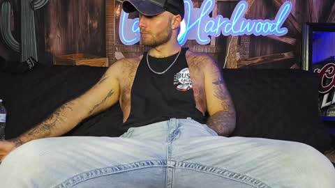 Snapshot of lancehardwood222 chatting on January 5, 1:35 am LANCE online show from January 5, 1:35 am