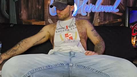 Snapshot of lancehardwood222 chatting on January 4, 2:25 am LANCE online show from January 4, 2:25 am