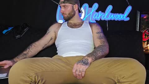 Snapshot of lancehardwood222 chatting on December 15, 2:30 am LANCE online show from December 15, 2:30 am