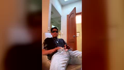 larrymx90 online show from January 12, 11:42 pm