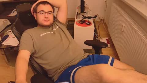 latexboy893 online show from September 23, 8:52 pm